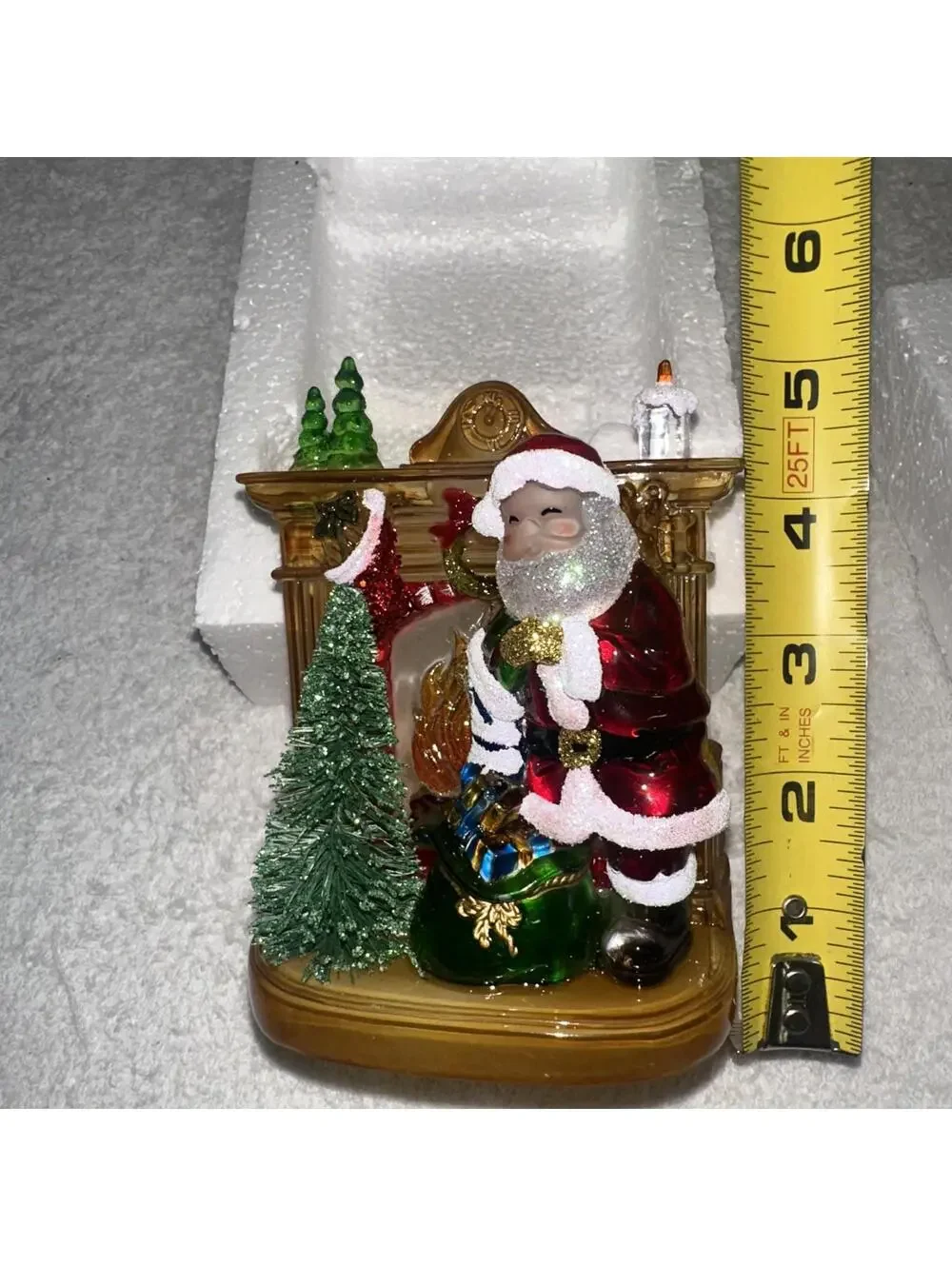 NIB ROMAN LIGHTS SANTA CLAUS In Front of a Sparkling fire Loot Bag & Tree